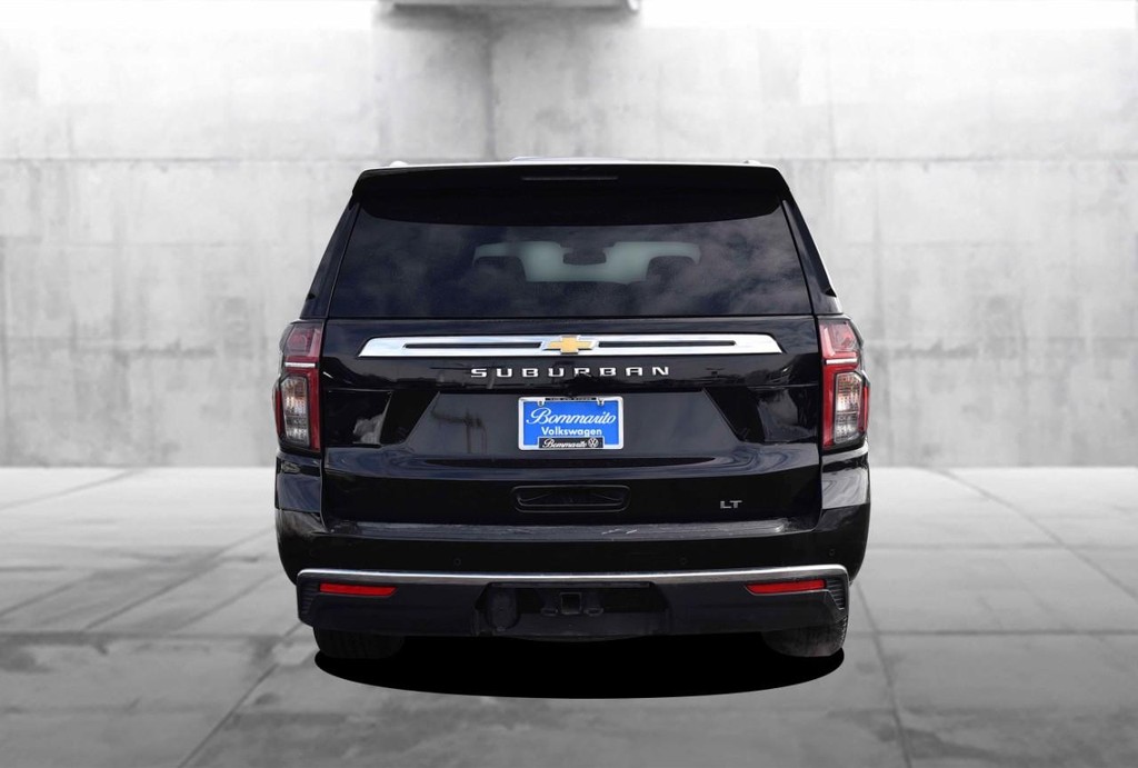 Chevrolet Suburban Vehicle Full-screen Gallery Image 6