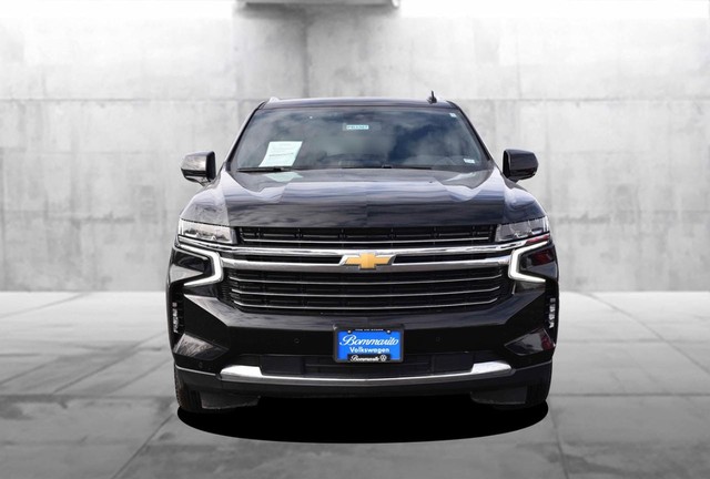 Chevrolet Suburban Vehicle Image 04