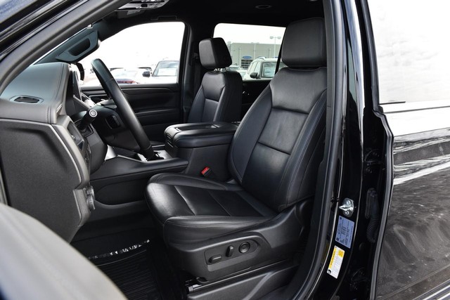 Chevrolet Suburban Vehicle Image 19