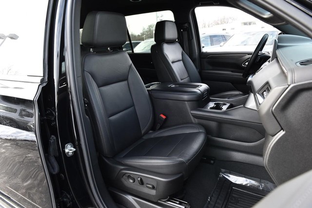 Chevrolet Suburban Vehicle Image 20