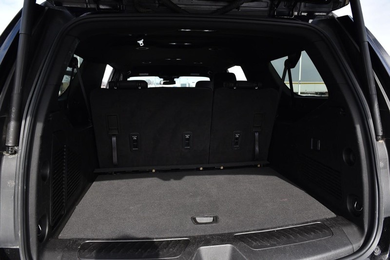 Chevrolet Suburban Vehicle Image 24