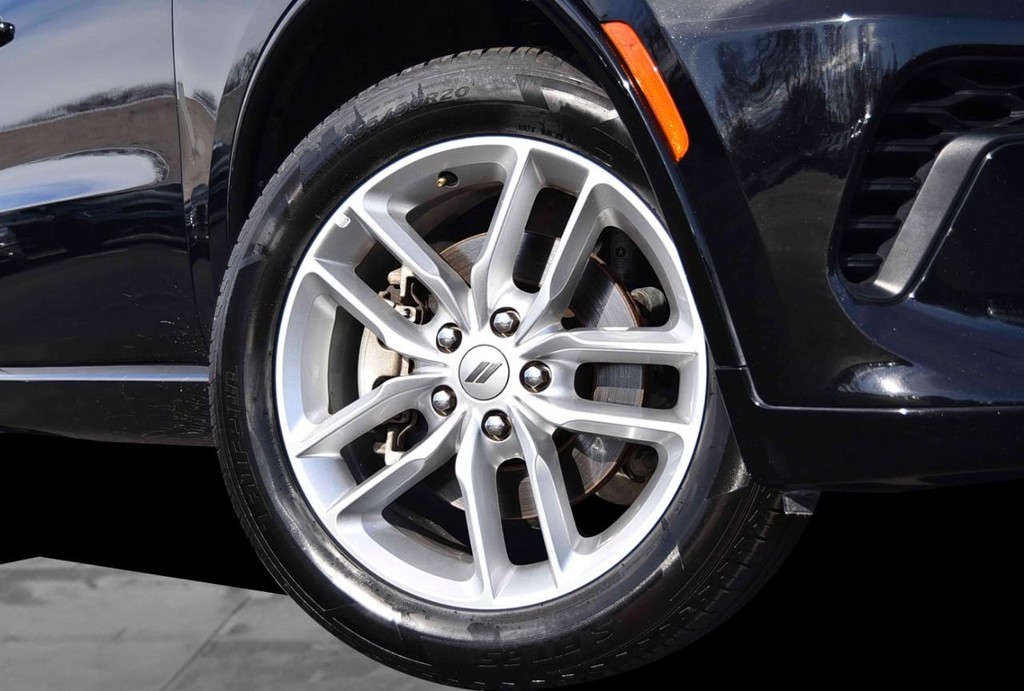 Dodge Durango Vehicle Full-screen Gallery Image 3