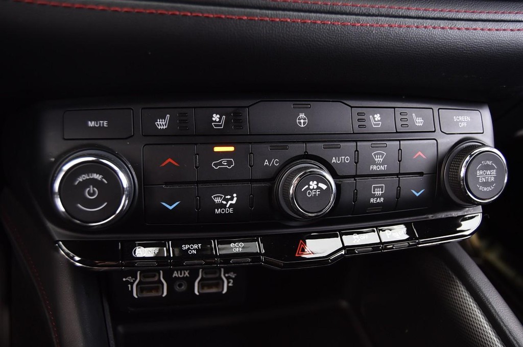 Dodge Durango Vehicle Full-screen Gallery Image 16