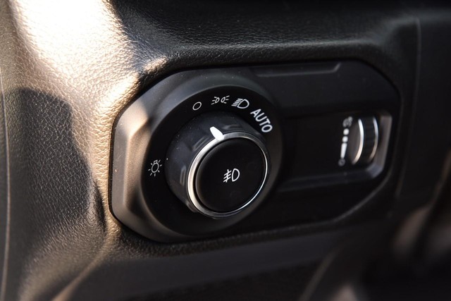 Jeep Wrangler Vehicle Image 09