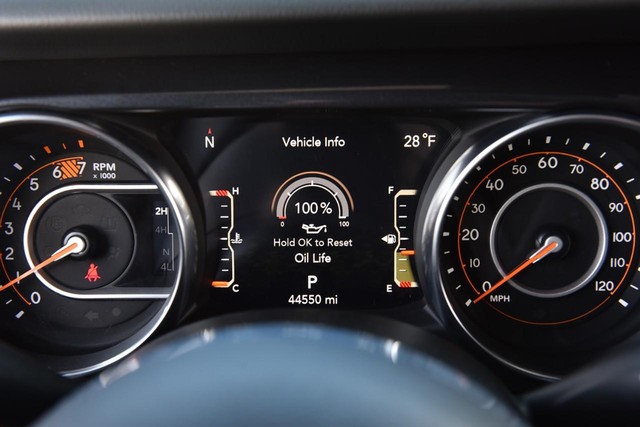 Jeep Wrangler Vehicle Image 10