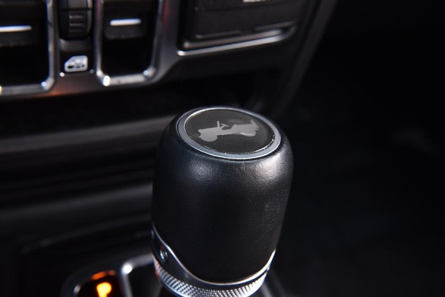 Jeep Wrangler Vehicle Image 16