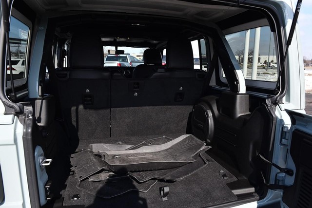 Jeep Wrangler Vehicle Image 24