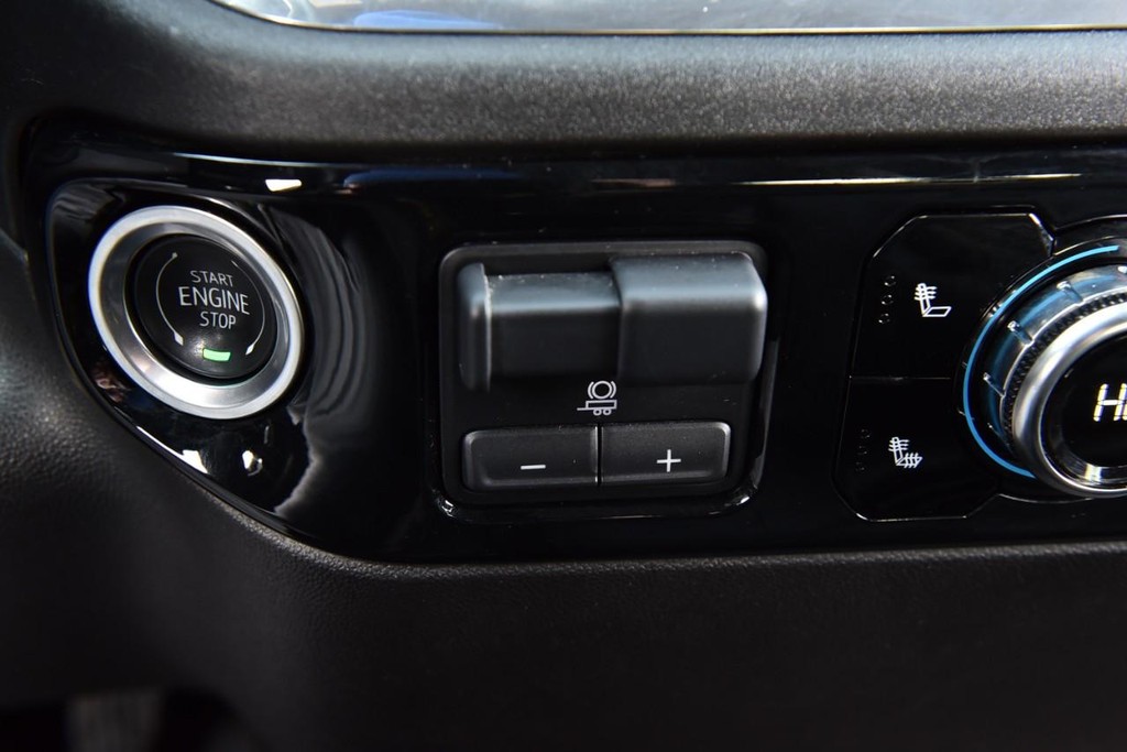 GMC Sierra 1500 Vehicle Full-screen Gallery Image 16