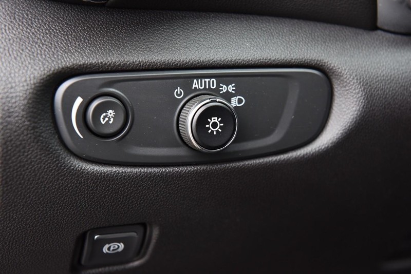 Chevrolet Blazer Vehicle Image 09