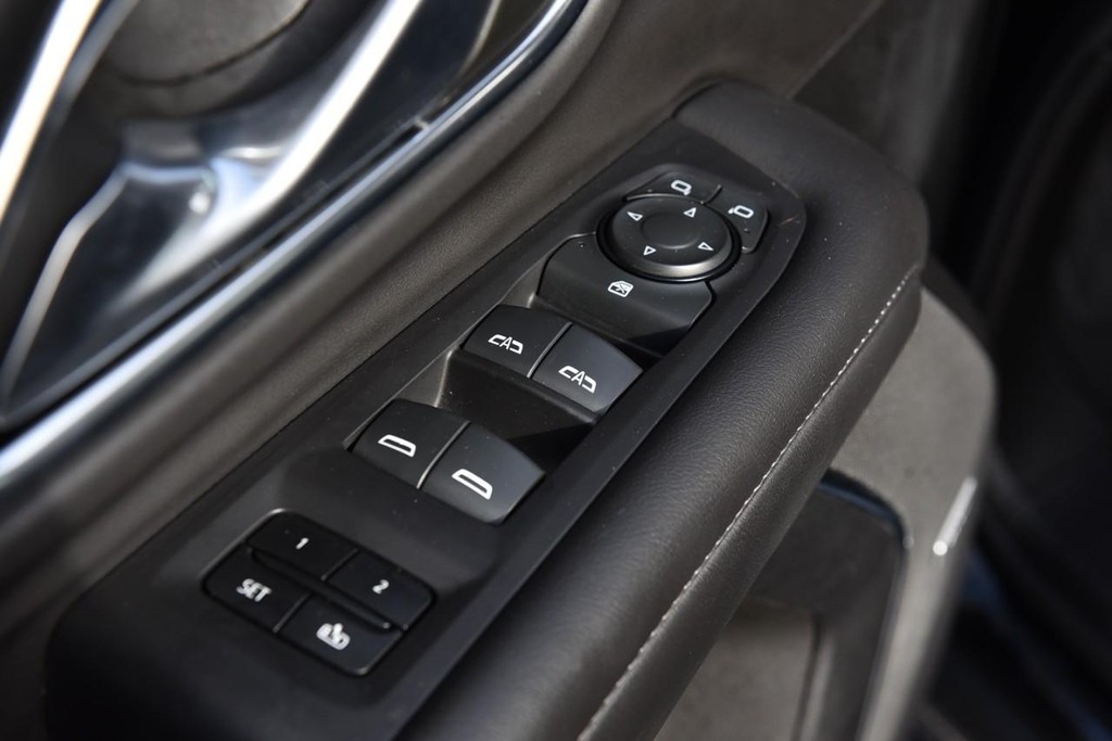 Chevrolet Tahoe Vehicle Full-screen Gallery Image 8