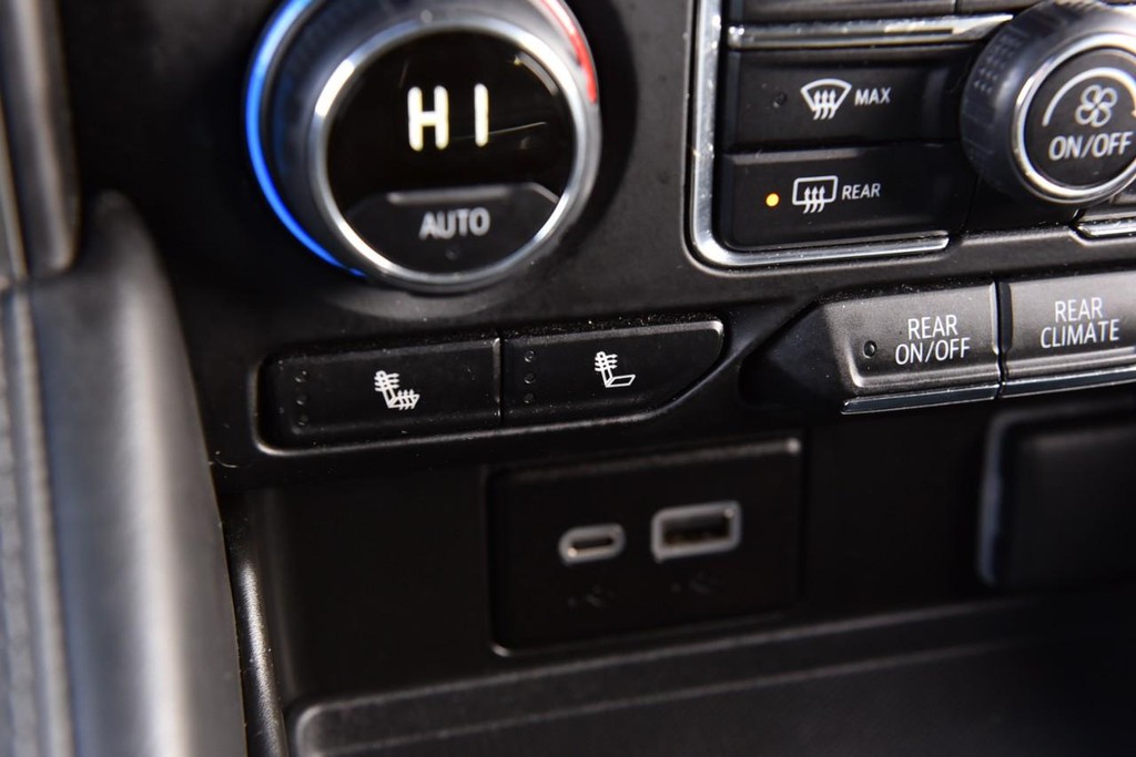 Chevrolet Tahoe Vehicle Full-screen Gallery Image 16