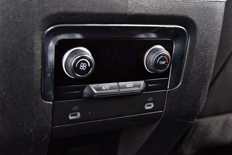 Chevrolet Tahoe Vehicle Image 23