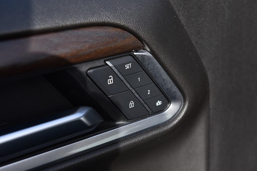 GMC Sierra 1500 Vehicle Full-screen Gallery Image 10