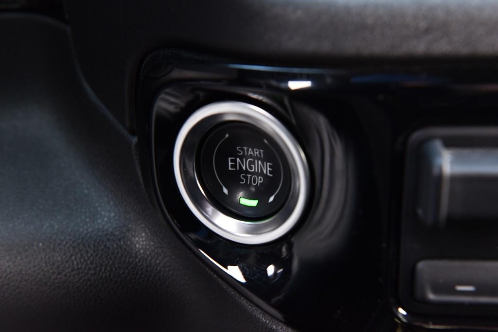 GMC Sierra 1500 Vehicle Full-screen Gallery Image 17