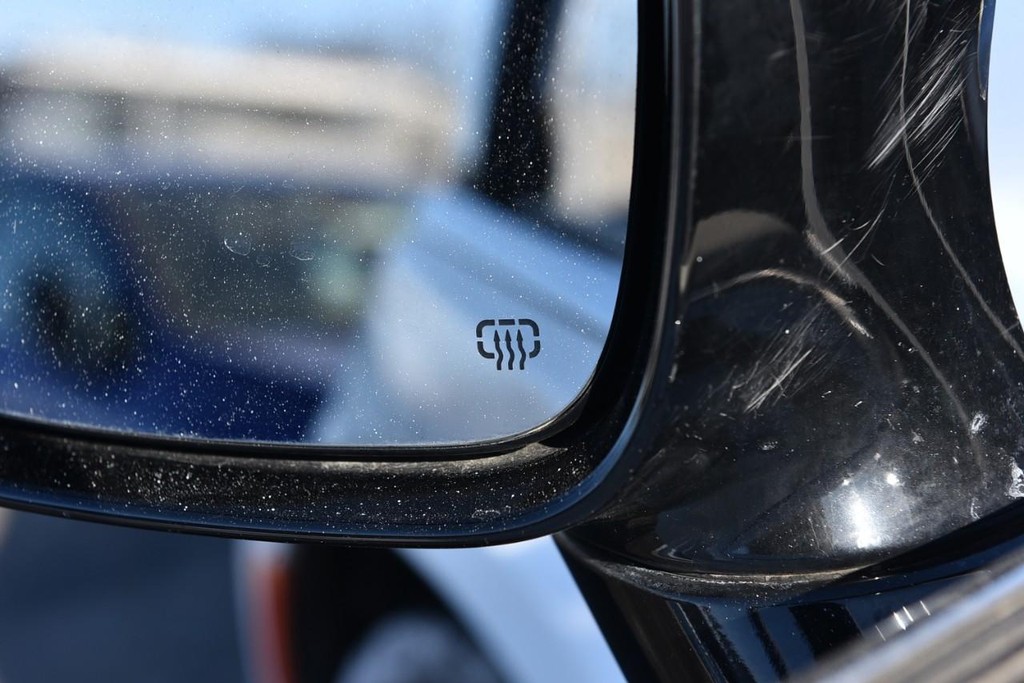 Chrysler Pacifica Vehicle Full-screen Gallery Image 10