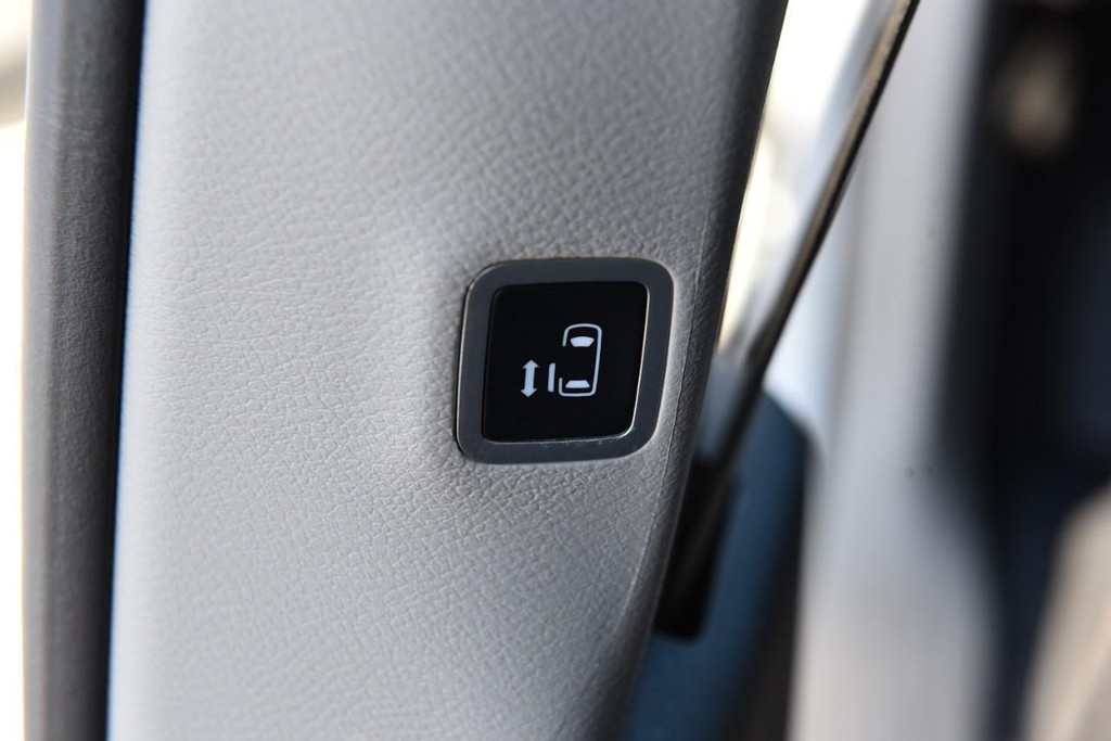 Chrysler Pacifica Vehicle Full-screen Gallery Image 25