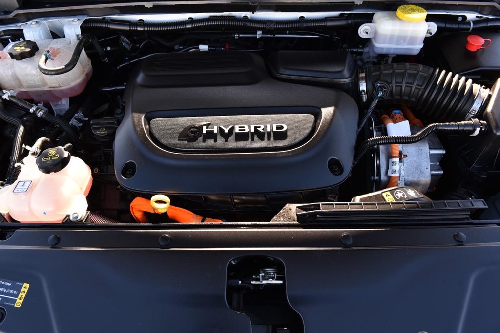 Chrysler Pacifica Vehicle Full-screen Gallery Image 29