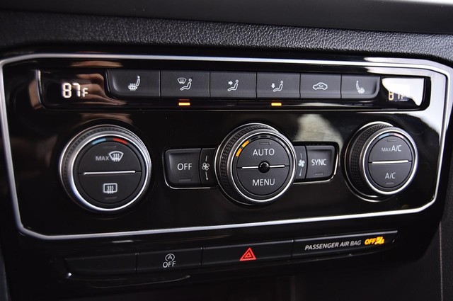 Volkswagen Atlas Cross Sport Vehicle Image 15