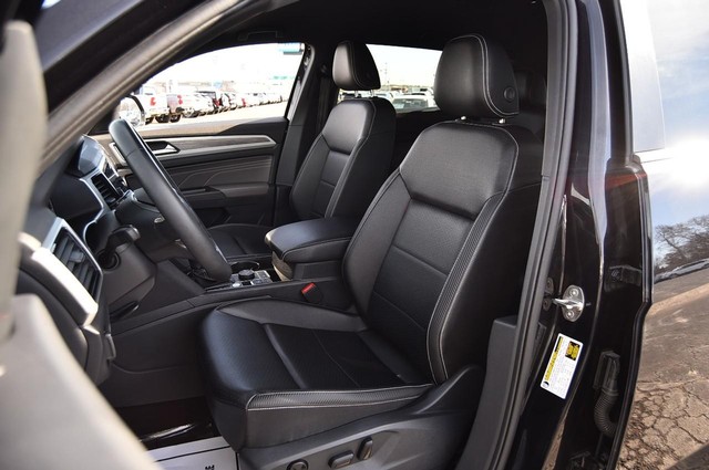 Volkswagen Atlas Cross Sport Vehicle Image 19