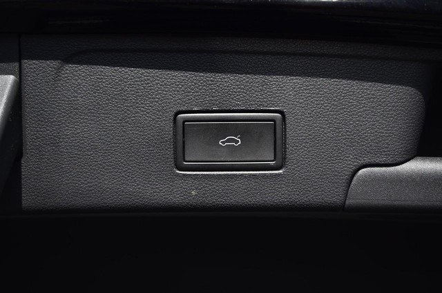 Volkswagen Atlas Cross Sport Vehicle Image 25