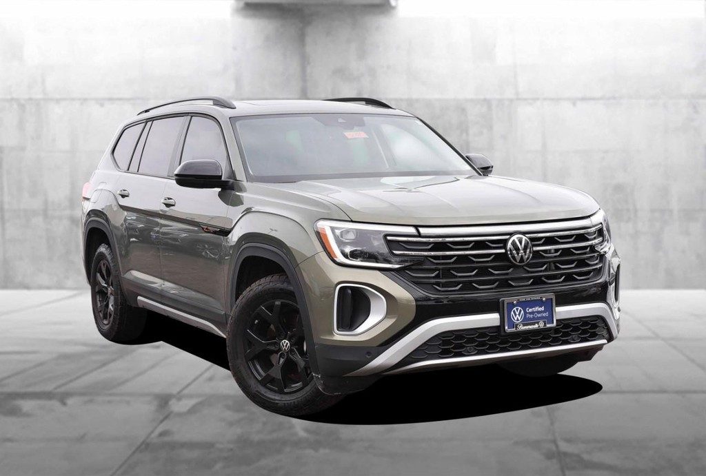 Volkswagen Atlas Vehicle Full-screen Gallery Image 2