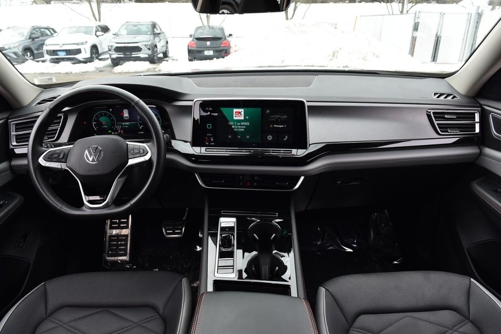 Volkswagen Atlas Vehicle Full-screen Gallery Image 7