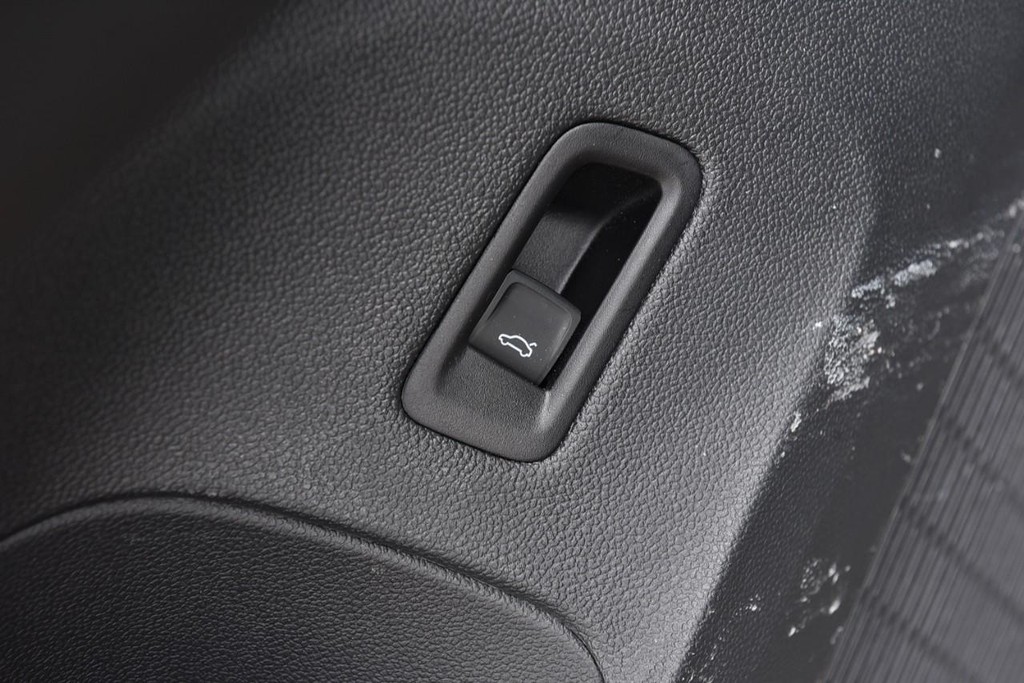 Volkswagen Atlas Vehicle Full-screen Gallery Image 9