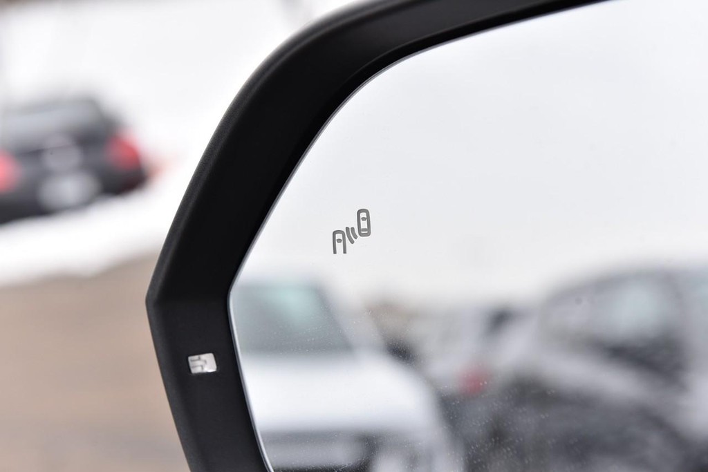 Volkswagen Atlas Vehicle Full-screen Gallery Image 10