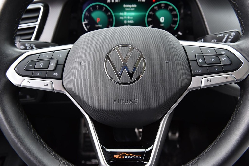 Volkswagen Atlas Vehicle Full-screen Gallery Image 18