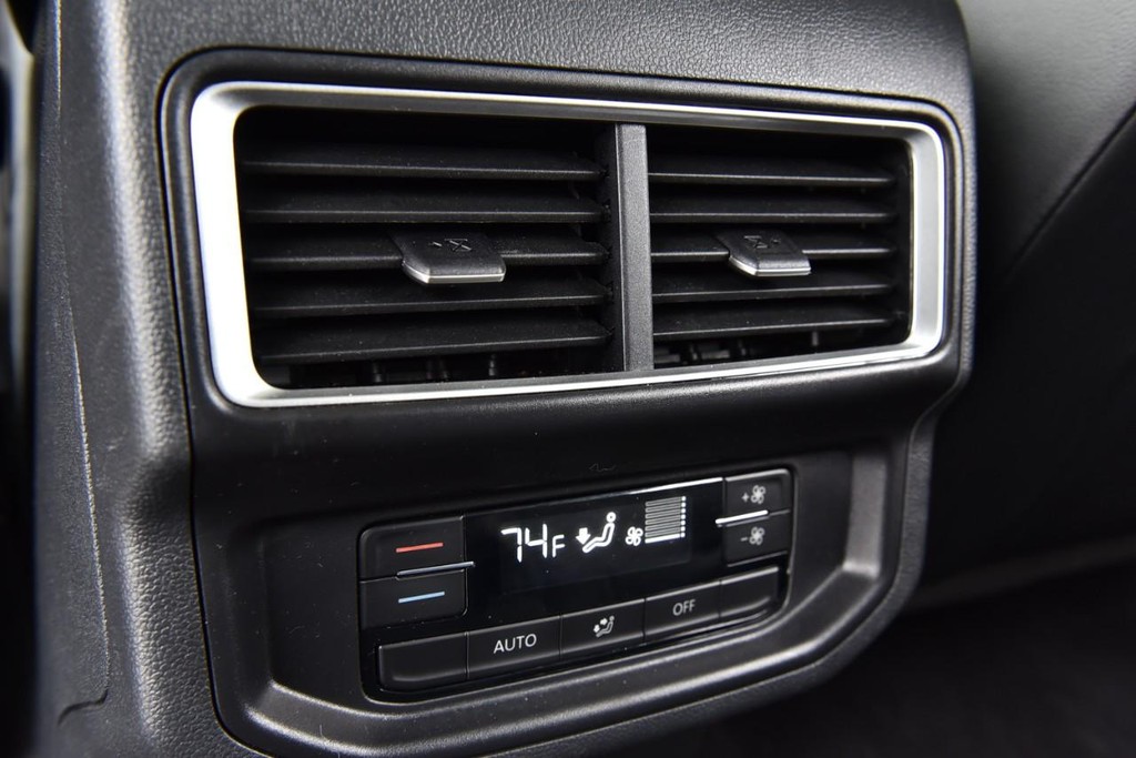 Volkswagen Atlas Vehicle Full-screen Gallery Image 23