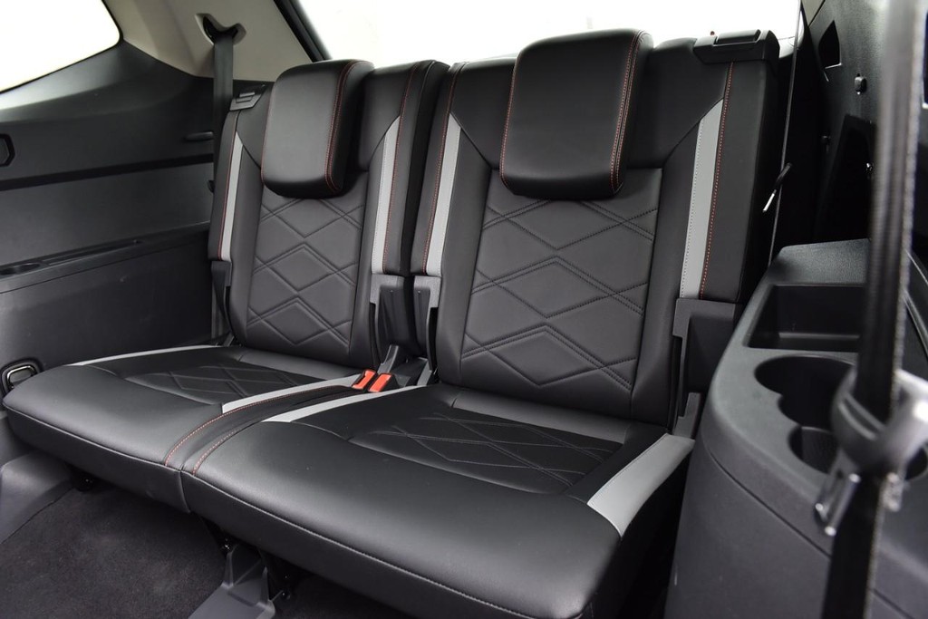 Volkswagen Atlas Vehicle Full-screen Gallery Image 25