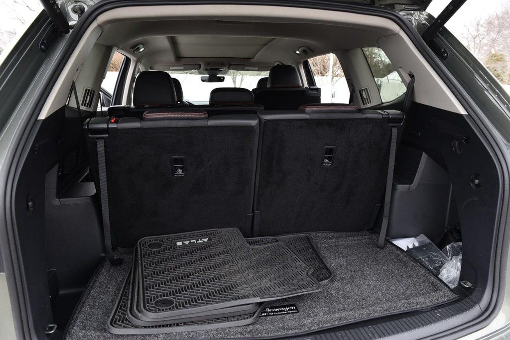 Volkswagen Atlas Vehicle Full-screen Gallery Image 26