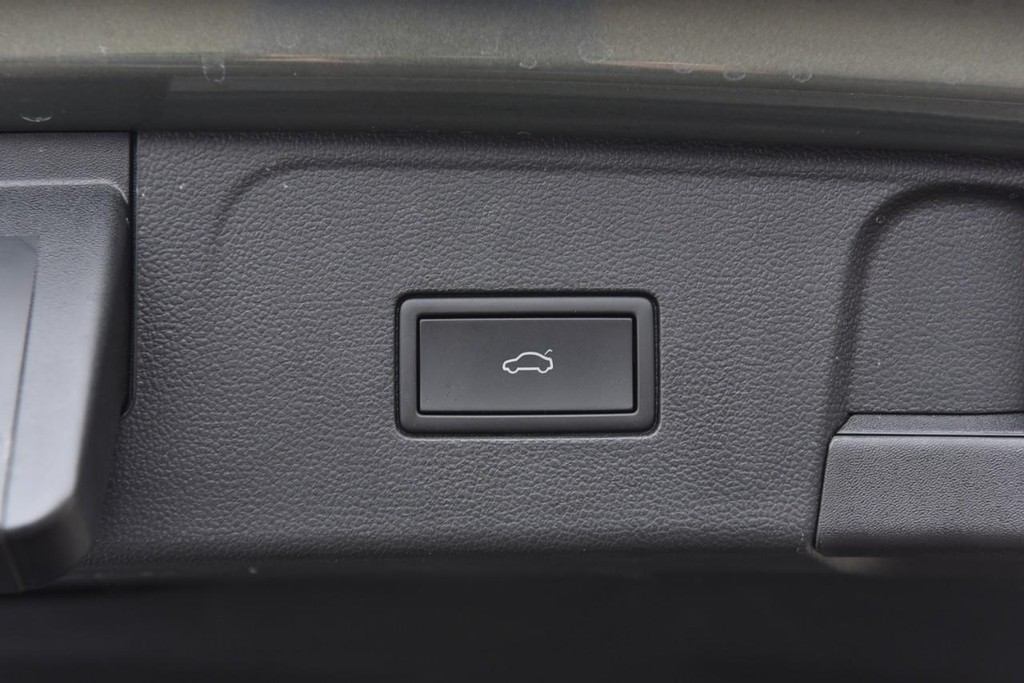 Volkswagen Atlas Vehicle Full-screen Gallery Image 27