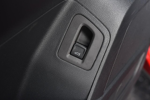 Volkswagen Atlas Cross Sport Vehicle Image 09