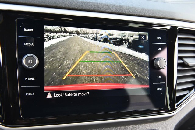 Volkswagen Atlas Cross Sport Vehicle Image 13