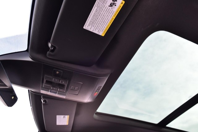 Volkswagen Atlas Cross Sport Vehicle Image 21