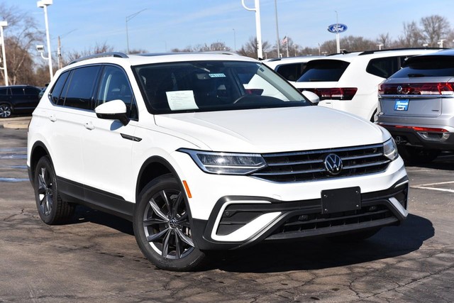 Volkswagen Tiguan Vehicle Image 02