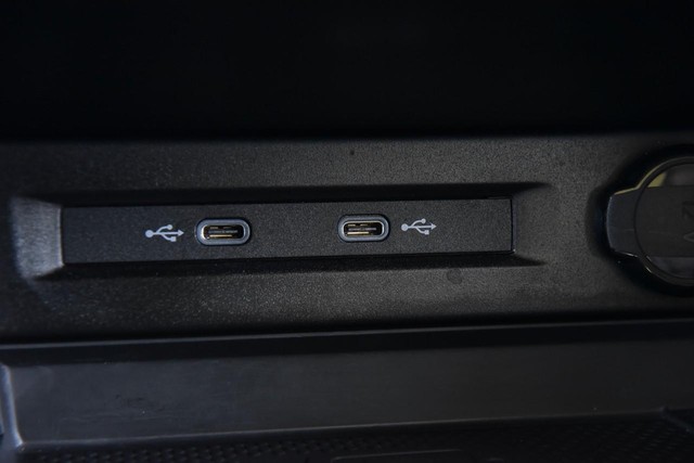 Volkswagen Tiguan Vehicle Image 16