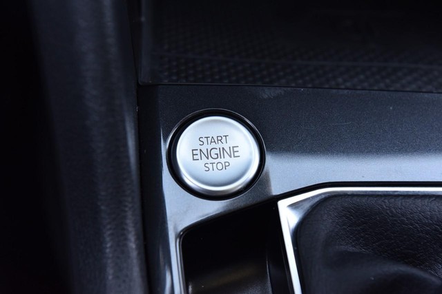 Volkswagen Tiguan Vehicle Image 17