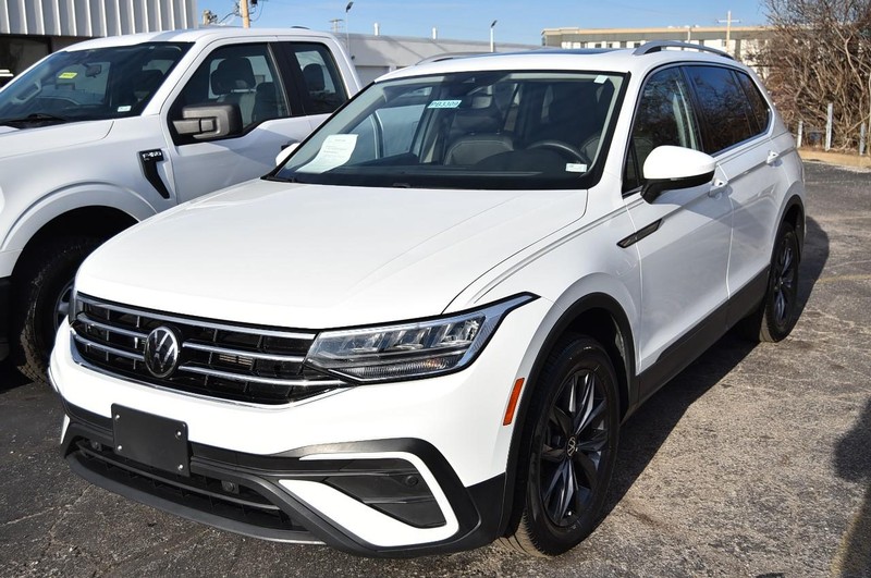 Volkswagen Tiguan Vehicle Image 04