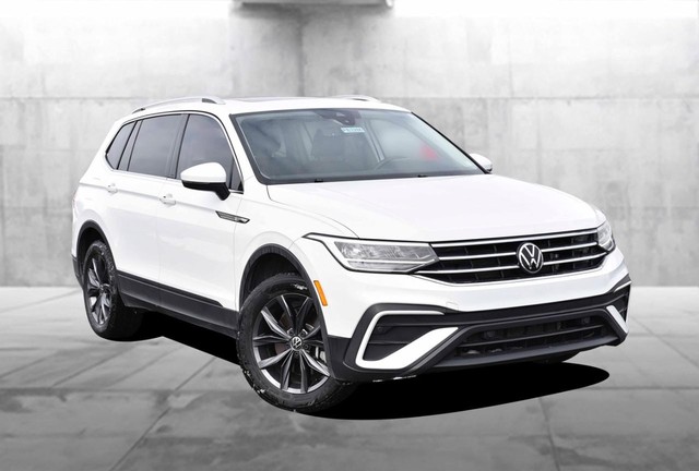 Volkswagen Tiguan Vehicle Image 02