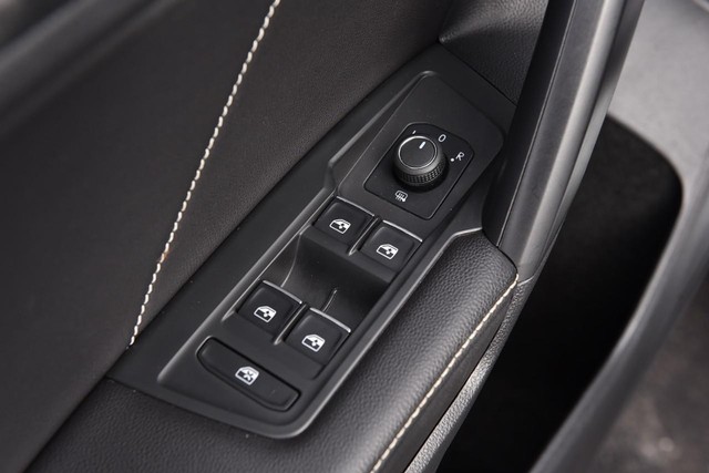 Volkswagen Tiguan Vehicle Image 08