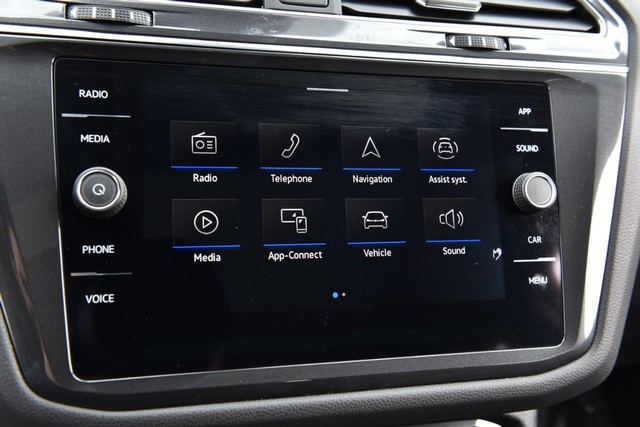 Volkswagen Tiguan Vehicle Image 13