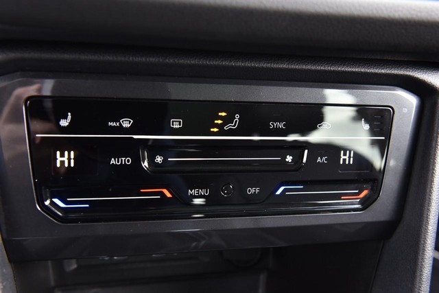 Volkswagen Tiguan Vehicle Image 14