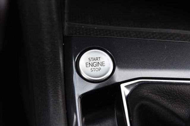 Volkswagen Tiguan Vehicle Image 16