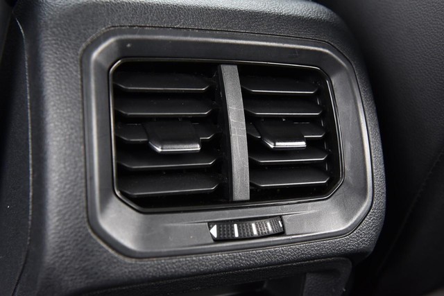 Volkswagen Tiguan Vehicle Image 22