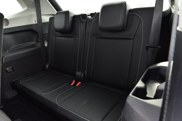 Volkswagen Tiguan Vehicle Image 24