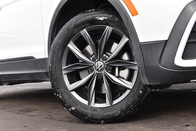 Volkswagen Tiguan Vehicle Image 03