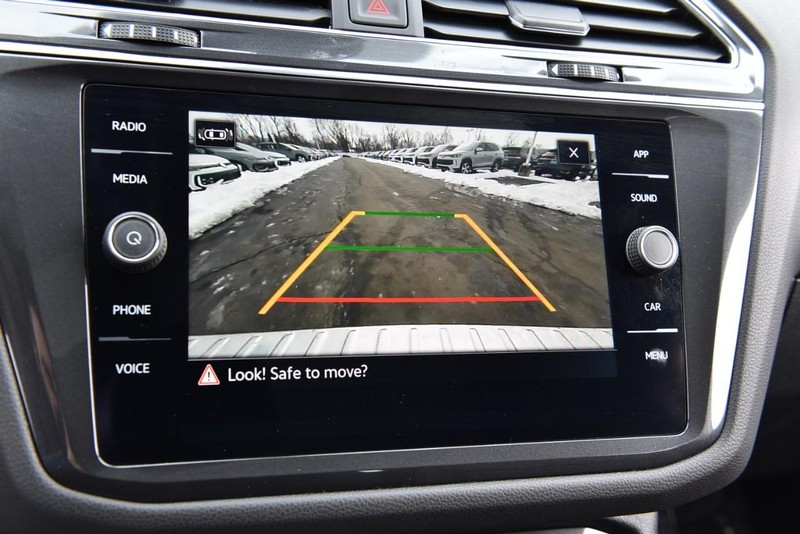 Volkswagen Tiguan Vehicle Image 12