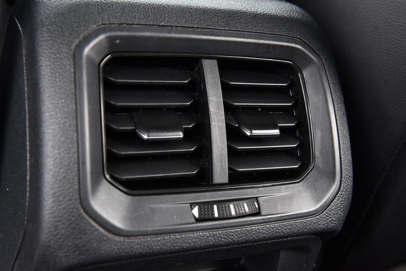 Volkswagen Tiguan Vehicle Image 22